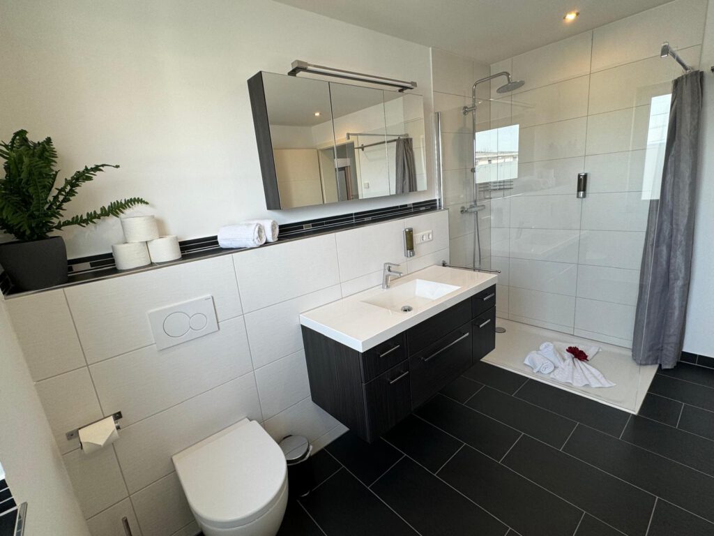 original-AFE5D40A-FADF-43DB-AE6E-63F312524E8D